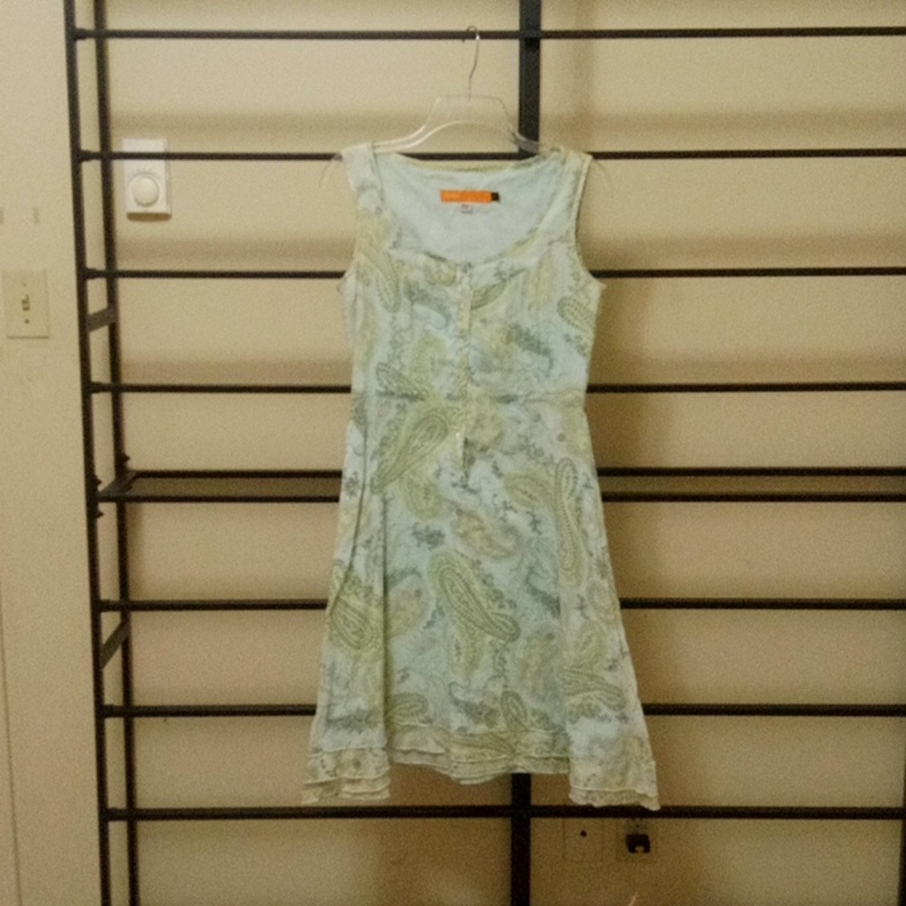 Cynthia Steffe medium dress paisley light blue silver albalone buttons